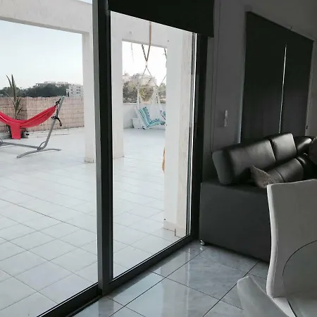 شقة Sunnypenthouse لارنكا